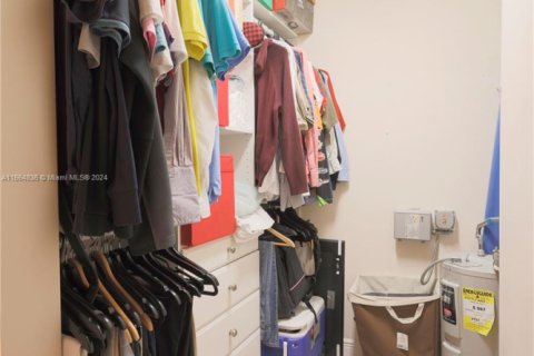 Купить кондоминиум в Пемброк-Пайнс, Флорида 2 спальни, 92.9м2, № 2055102 - фото 16