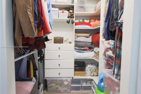 Купить кондоминиум в Пемброк-Пайнс, Флорида 2 спальни, 92.9м2, № 2055102 - фото 24