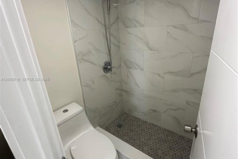 Condo in Hialeah Gardens, Florida, 3 bedrooms  № 2172829 - photo 8