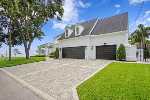 Casa en venta en Tampa, Florida, 5 dormitorios, 462 m2 № 1550349 - foto 2