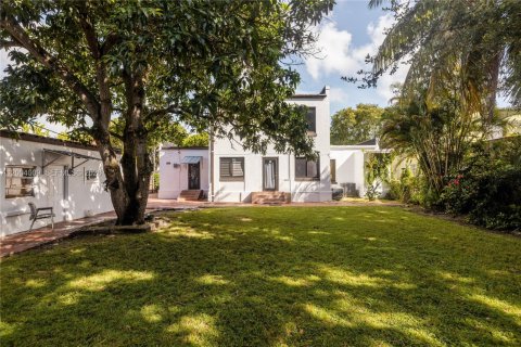 Купить виллу или дом в Майами, Флорида 5 спален, 190.45м2, № 2068809 - фото 19