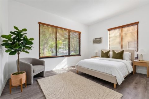 Купить виллу или дом в Майами, Флорида 5 спален, 190.45м2, № 2068809 - фото 12