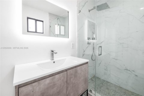 Купить виллу или дом в Майами, Флорида 5 спален, 190.45м2, № 2068809 - фото 16