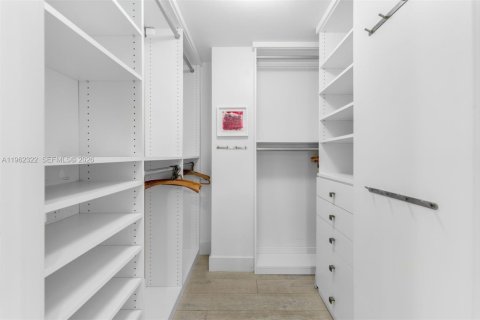 Купить кондоминиум в Майами-Бич, Флорида 3 спальни, 279.17м2, № 2043460 - фото 30