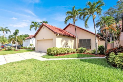 House in Palm Beach Gardens, Florida 3 bedrooms, 137.5 sq.m. № 2184102 - photo 2