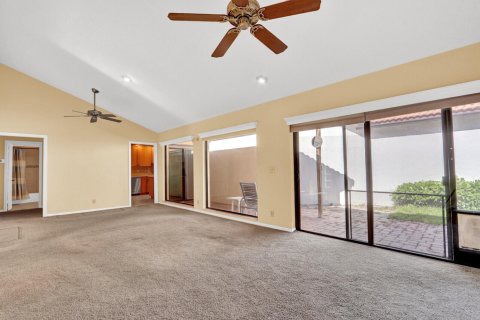 House in Palm Beach Gardens, Florida 3 bedrooms, 137.5 sq.m. № 2184102 - photo 9