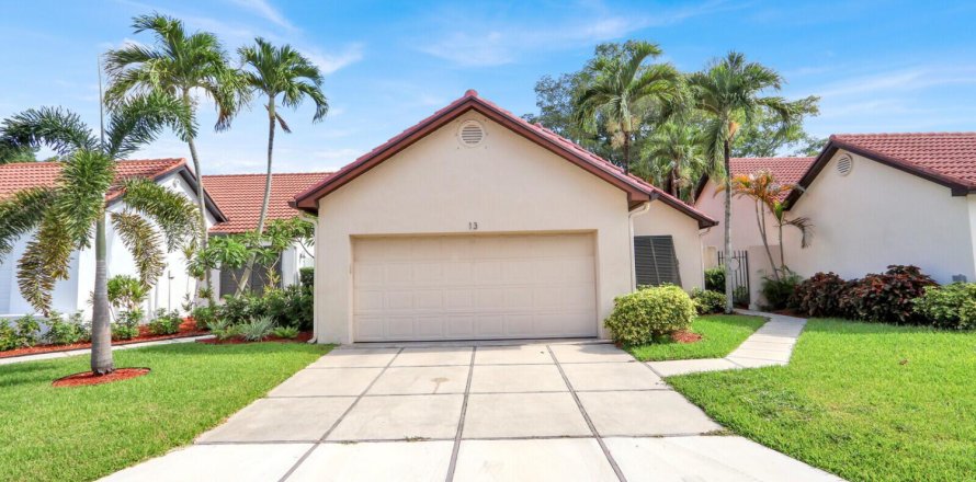House in Palm Beach Gardens, Florida 3 bedrooms, 137.5 sq.m. № 2184102