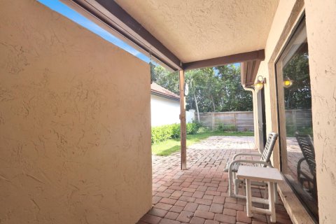 House in Palm Beach Gardens, Florida 3 bedrooms, 137.5 sq.m. № 2184102 - photo 27