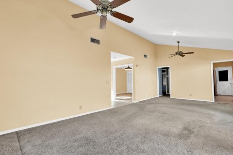 House in Palm Beach Gardens, Florida 3 bedrooms, 137.5 sq.m. № 2184102 - photo 10