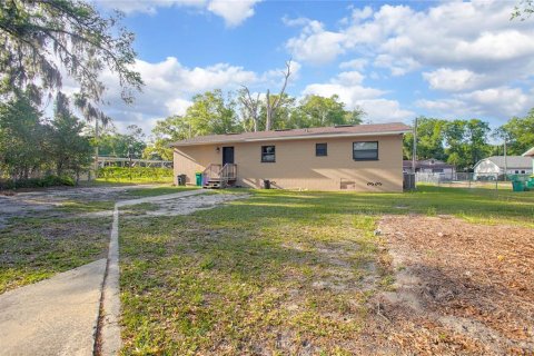 House in DeLand, Florida 3 bedrooms, 103.68 sq.m. № 1734026 - photo 23