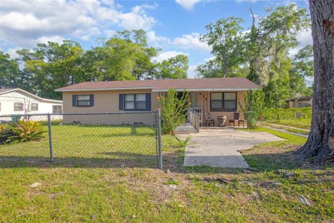House in DeLand, Florida 3 bedrooms, 103.68 sq.m. № 1734026 - photo 2