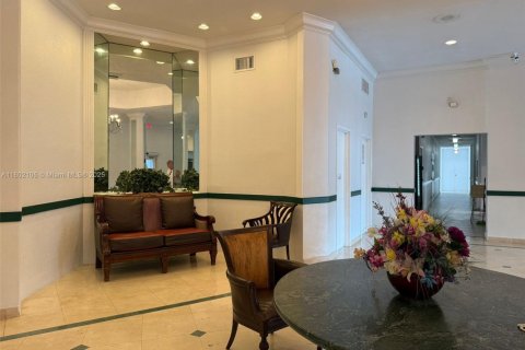 Condo in Miami, Florida, 2 bedrooms  № 1752318 - photo 20