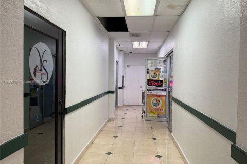Condo in Miami, Florida, 2 bedrooms  № 1752318 - photo 21