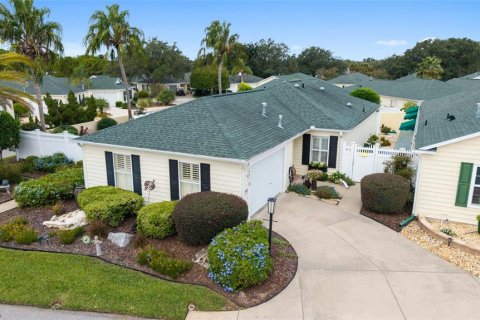 House in The Villages, Florida 2 bedrooms, 106.47 sq.m. № 1919673 - photo 1