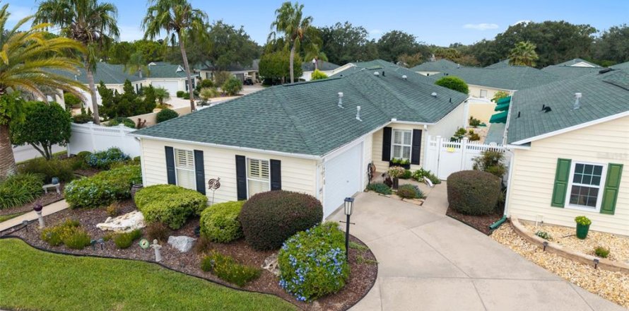 House in The Villages, Florida 2 bedrooms, 106.47 sq.m. № 1919673
