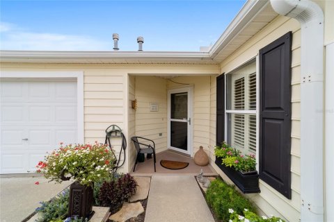 House in The Villages, Florida 2 bedrooms, 106.47 sq.m. № 1919673 - photo 5