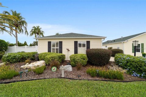 House in The Villages, Florida 2 bedrooms, 106.47 sq.m. № 1919673 - photo 2