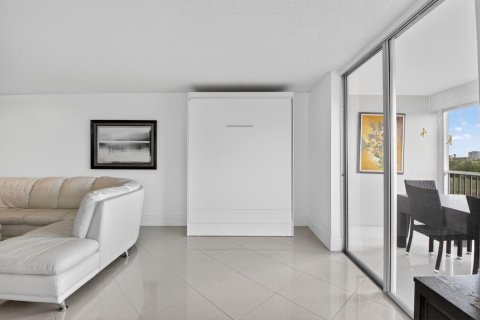 Condo in Boca Raton, Florida, 1 bedroom  № 2247802 - photo 10
