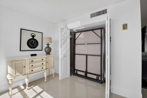 Condo in Boca Raton, Florida, 1 bedroom  № 2247802 - photo 14