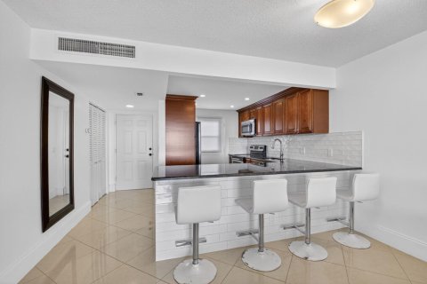 Condo in Boca Raton, Florida, 1 bedroom  № 2247802 - photo 16