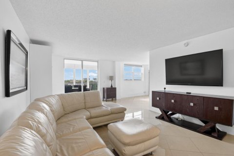 Condo in Boca Raton, Florida, 1 bedroom  № 2247802 - photo 6