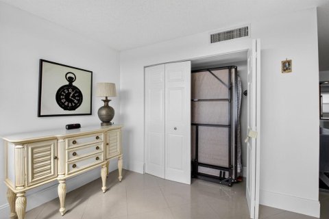Condo in Boca Raton, Florida, 1 bedroom  № 2247802 - photo 13