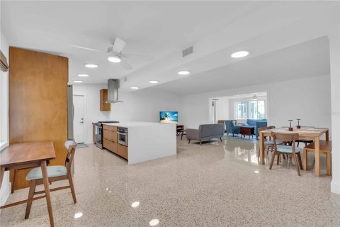 Casa en venta en Holmes Beach, Florida, 3 dormitorios, 139.54 m2 № 2105257 - foto 11