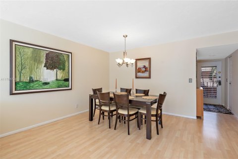 Copropriété à vendre à Lauderdale Lakes, Floride: 2 chambres, 93.83 m2 № 1863286 - photo 12