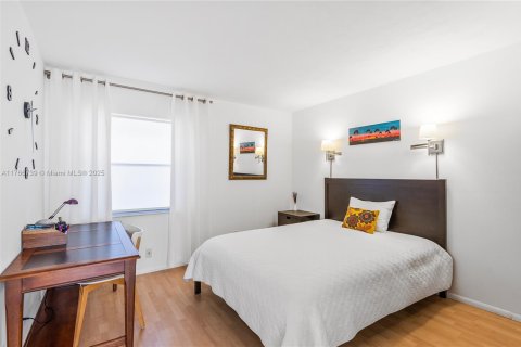 Copropriété à vendre à Lauderdale Lakes, Floride: 2 chambres, 93.83 m2 № 1863286 - photo 4