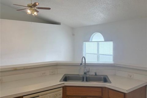 House in Kissimmee, Florida 4 bedrooms, 164.25 sq.m. № 2213998 - photo 14
