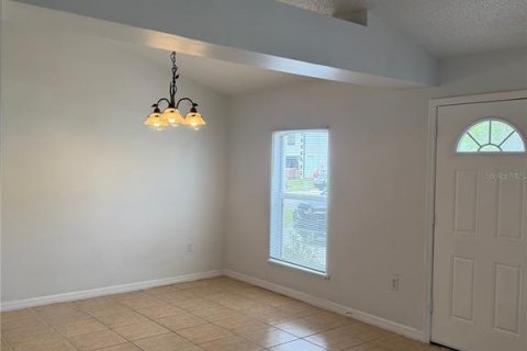 House in Kissimmee, Florida 4 bedrooms, 164.25 sq.m. № 2213998 - photo 8