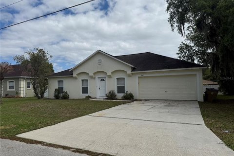 House in Kissimmee, Florida 4 bedrooms, 164.25 sq.m. № 2213998 - photo 2