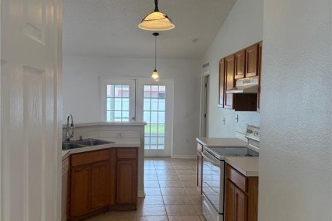 House in Kissimmee, Florida 4 bedrooms, 164.25 sq.m. № 2213998 - photo 16