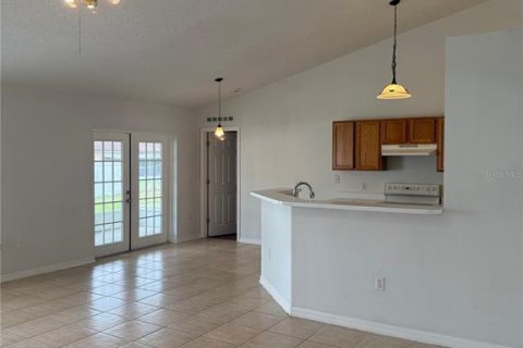 House in Kissimmee, Florida 4 bedrooms, 164.25 sq.m. № 2213998 - photo 13
