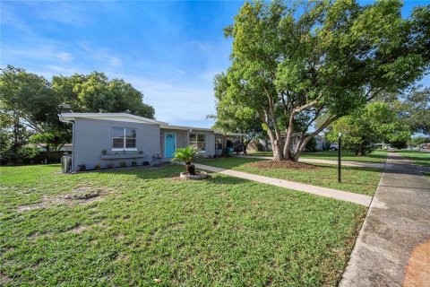 Villa ou maison à vendre à Deltona, Floride: 2 chambres, 81.75 m2 № 1902325 - photo 15