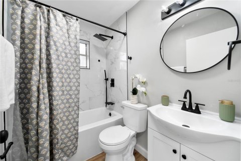 Villa ou maison à vendre à Deltona, Floride: 2 chambres, 81.75 m2 № 1902325 - photo 4