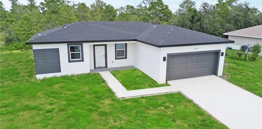House in Sebring, Florida 3 bedrooms, 117.89 sq.m. № 2218779