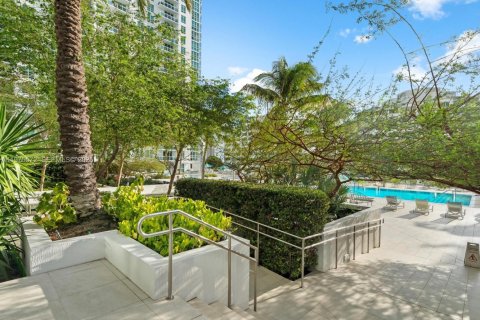Condo in Miami, Florida, 2 bedrooms  № 2040041 - photo 28