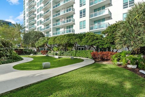 Condo in Miami, Florida, 2 bedrooms  № 2040041 - photo 29
