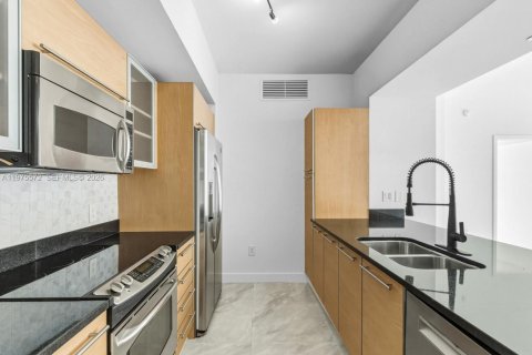 Condo in Miami, Florida, 2 bedrooms  № 2040041 - photo 8