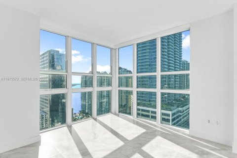 Condo in Miami, Florida, 2 bedrooms  № 2040041 - photo 15