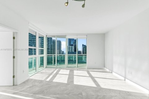 Condo in Miami, Florida, 2 bedrooms  № 2040041 - photo 5