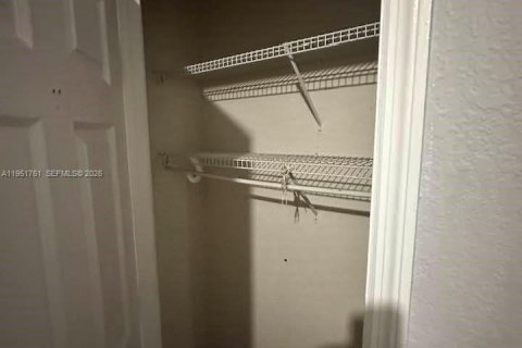 Casa en venta en Miami, Florida, 3 dormitorios, 82.5 m2 № 2006273 - foto 10