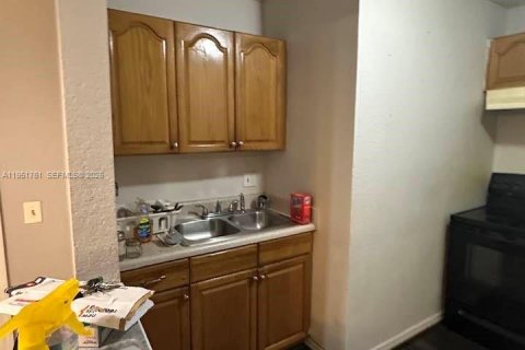 Casa en venta en Miami, Florida, 3 dormitorios, 82.5 m2 № 2006273 - foto 5