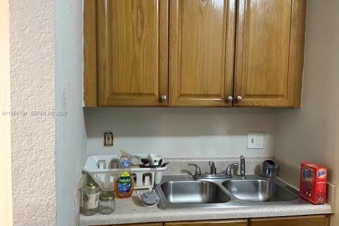 Casa en venta en Miami, Florida, 3 dormitorios, 82.5 m2 № 2006273 - foto 6