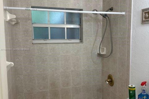 Casa en venta en Miami, Florida, 3 dormitorios, 82.5 m2 № 2006273 - foto 11