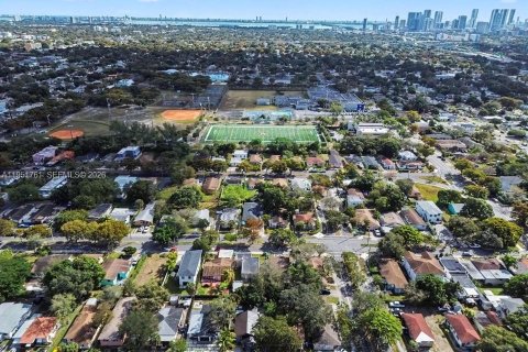 Купить виллу или дом в Майами, Флорида 3 спальни, 82.5м2, № 2006273 - фото 25