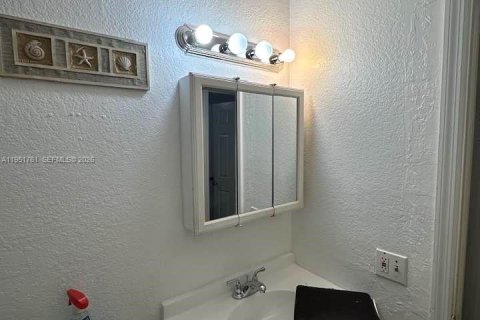 Casa en venta en Miami, Florida, 3 dormitorios, 82.5 m2 № 2006273 - foto 12