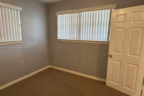 Casa en venta en Miami, Florida, 3 dormitorios, 82.5 m2 № 2006273 - foto 15