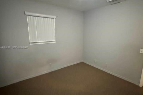 Casa en venta en Miami, Florida, 3 dormitorios, 82.5 m2 № 2006273 - foto 9